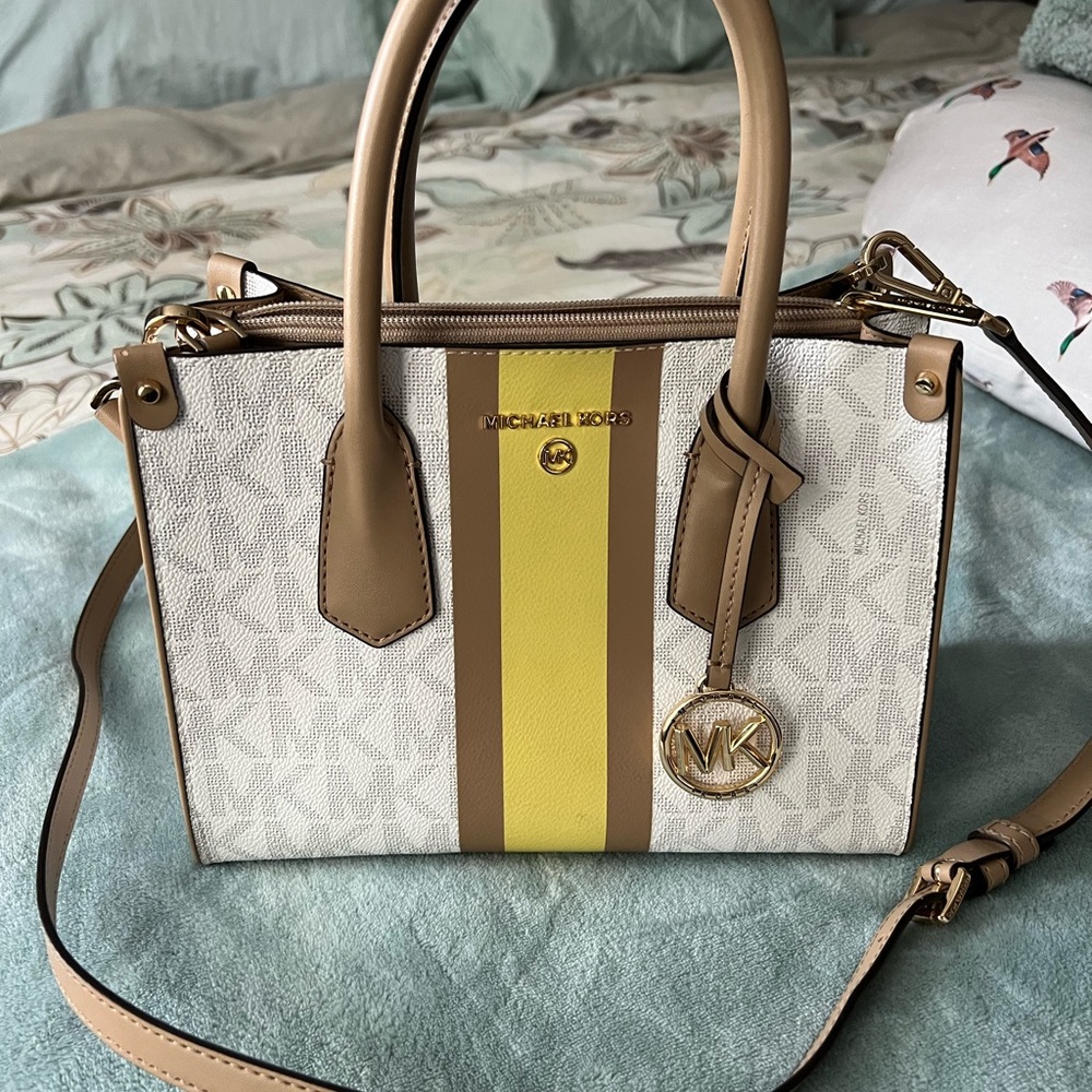 ❌SOLD❌ Michael Kors crossbody bag